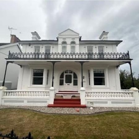 Hazeldene Hotel Aberaeron Exterior photo