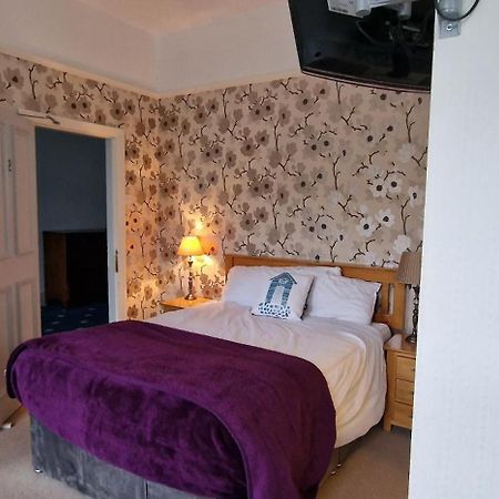 Hazeldene Hotel Aberaeron Exterior photo